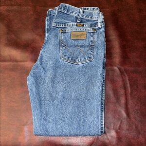 Wrangler (George Strait Collection) Men's Relaxed Fit Denim Jeans